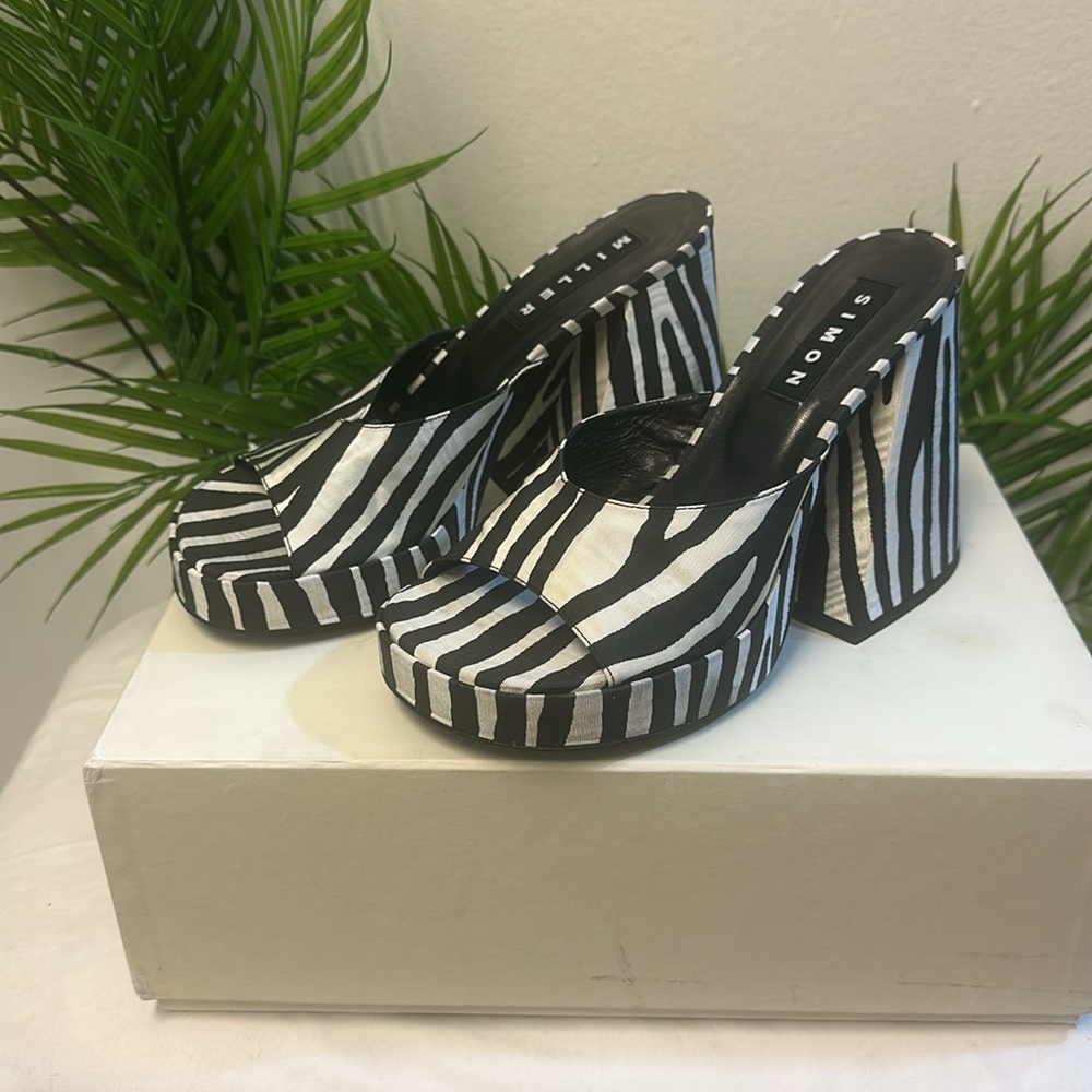 ποΈποΈ HOST PICK π SIMON MILLER Black & White Slice Heeled Sandals, U.S size : 7 - Picture 13 of 14